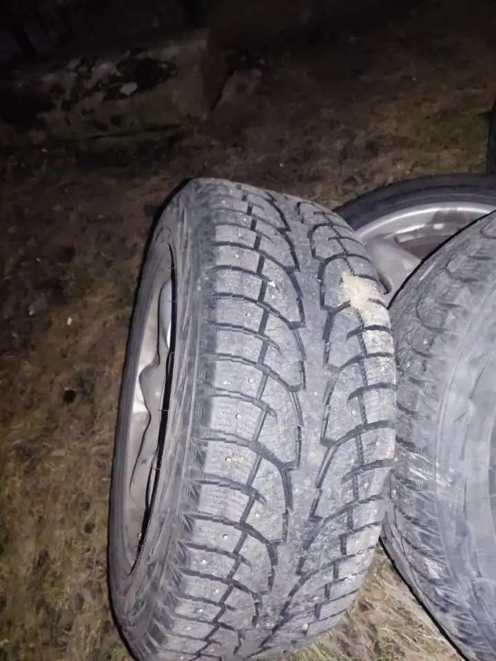Шины шипованные с дисками BMW X5 E53 Hankook IPike RW11 25555 R18 109M