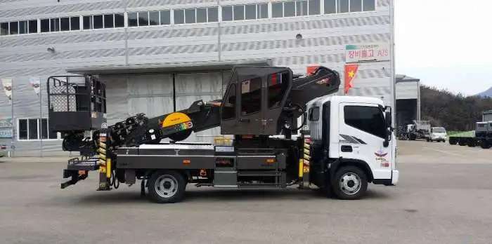 Автовышка Novas-300 30м. на шасси ISUZU NQR 90