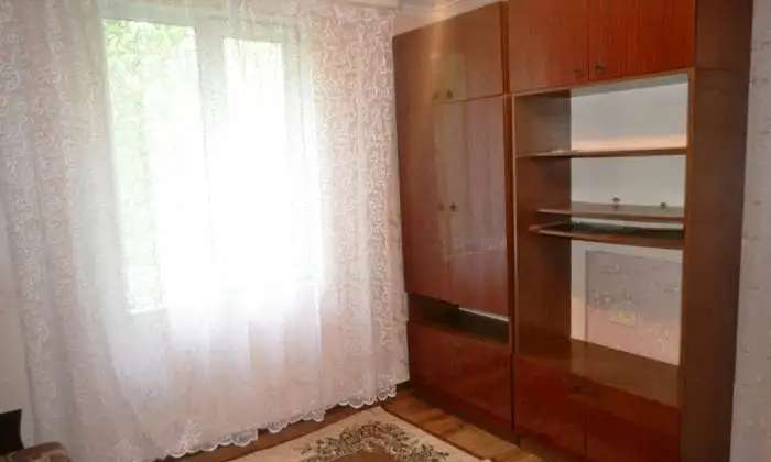 СДАМ секцию в четырехкомнатной квартире КРУПСКОЙ 16
