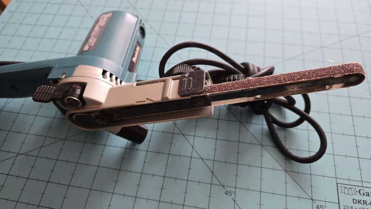 Ленточная шлифмашина Makita 9032