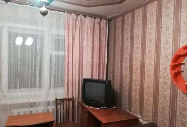 СДАМ секцию в трехкомнатной квартире ВЫСОТНАЯ 21В