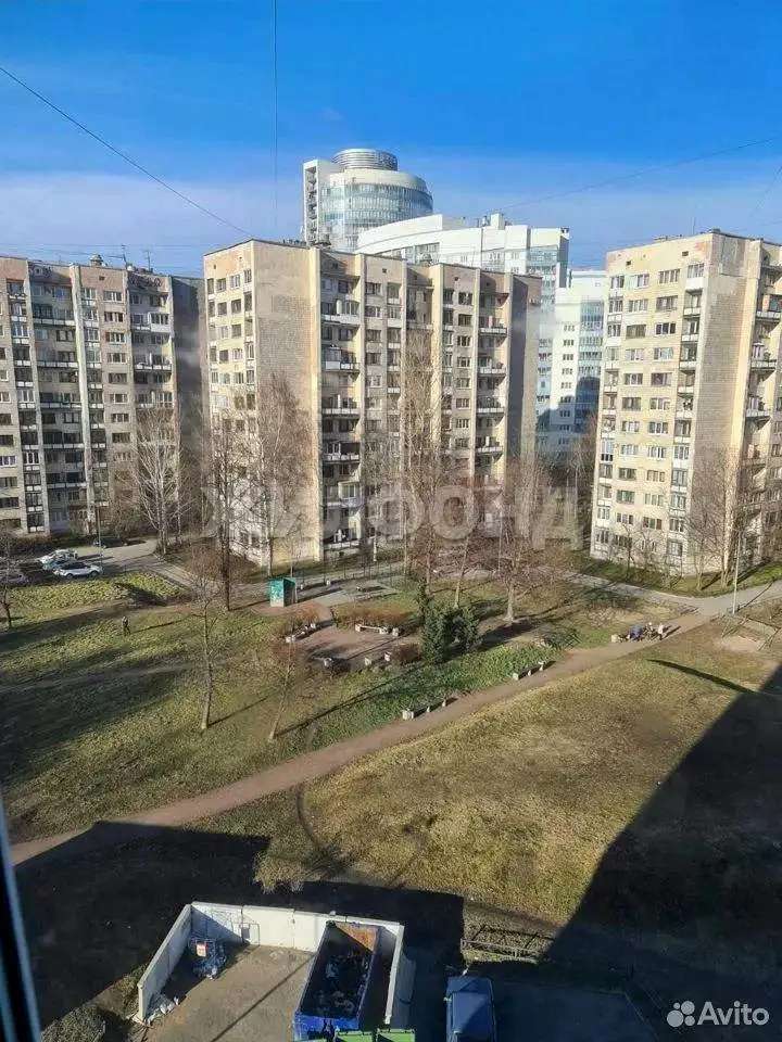 Продается комната 17 м2 в 6 ком.кв.