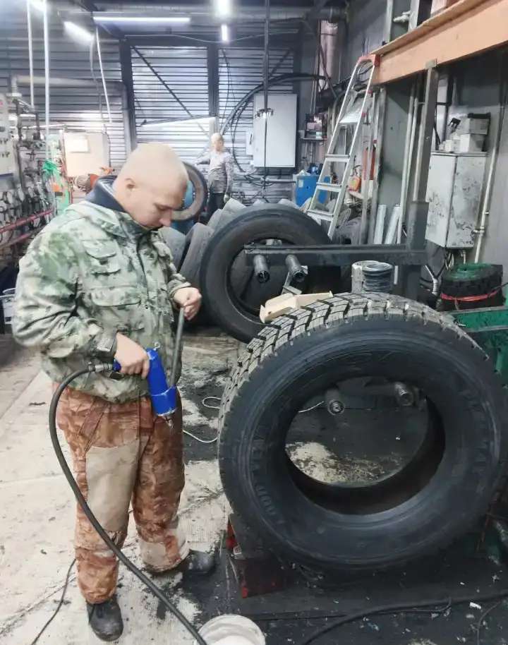 Ошиповка шин грузовых легковых, погрузчиков.