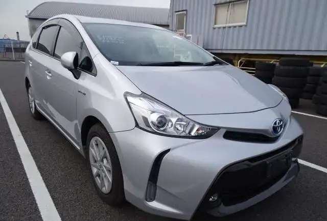 Toyota Prius Alpha, 2014 г ZVW40