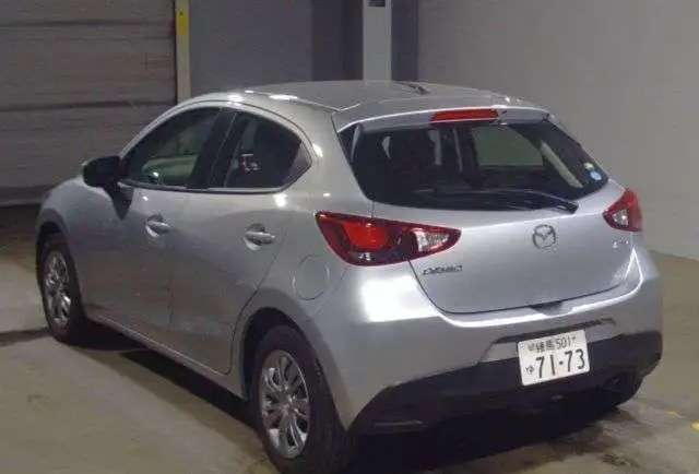 Авто с аукционов Японии Mazda Demio