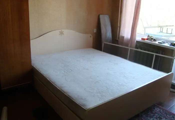 Продам двуспальную кровать