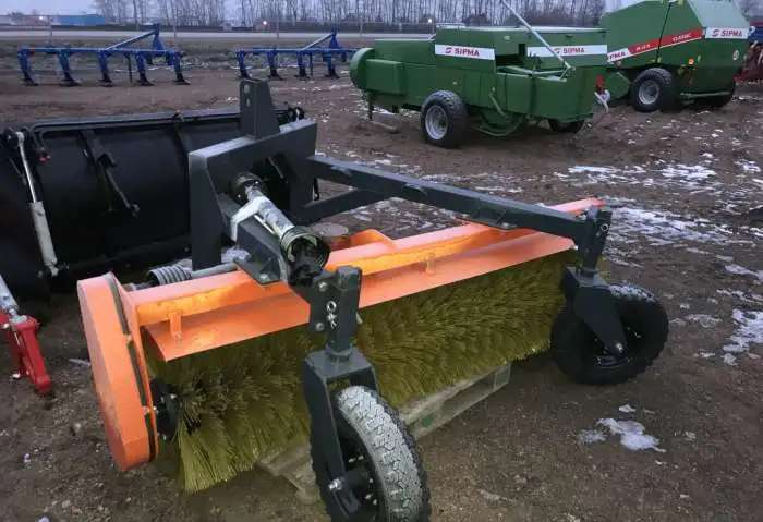 Щетка комунальная