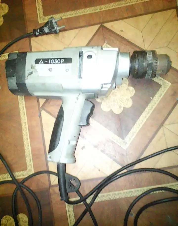 ИнтерскоN д-1050р дрель