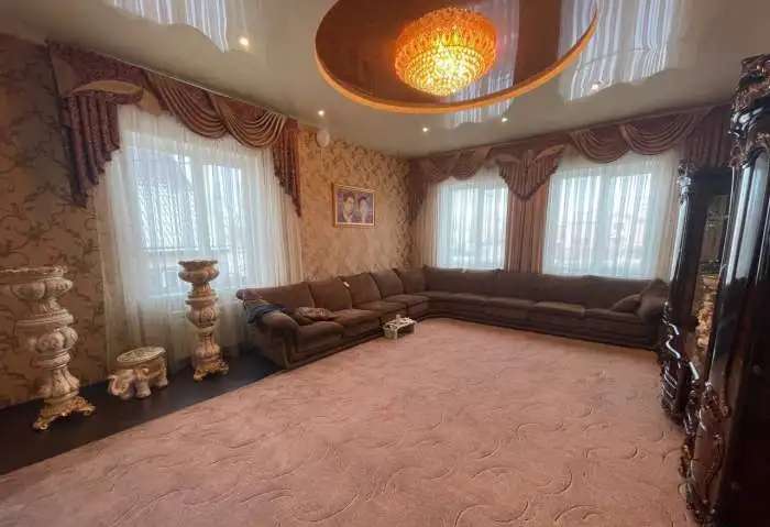 Коттедж 366 кв.м на участке 5 сот. 366,00 м2