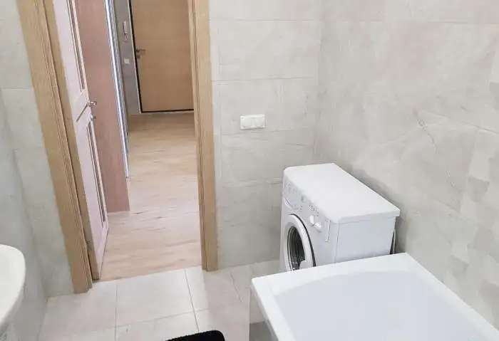2ком квартира посуточно рядом с трц планета, Петра ломако 8