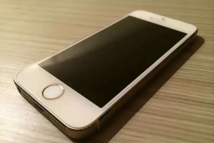 Айфон 5s Gold