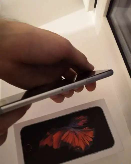 iPhone 6S - 64Gb