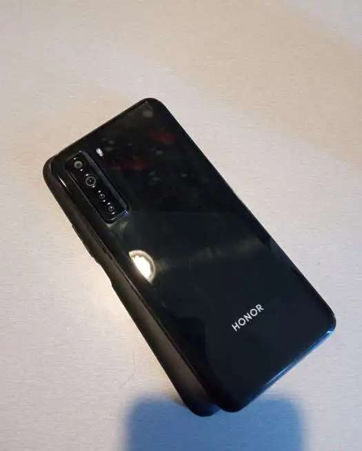 Телефон Honor 30s