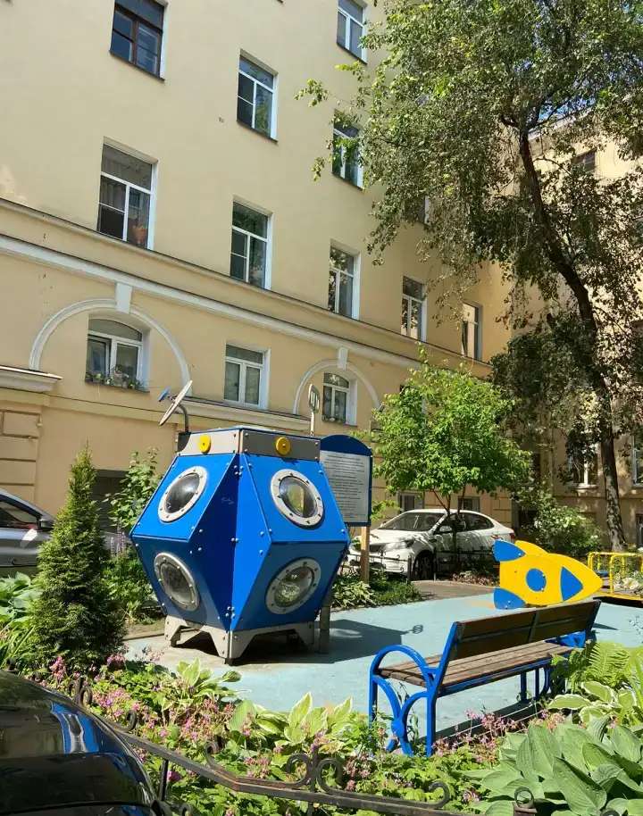 Продаю большую комнату в центре СПб, Шпалерная ул. 8
