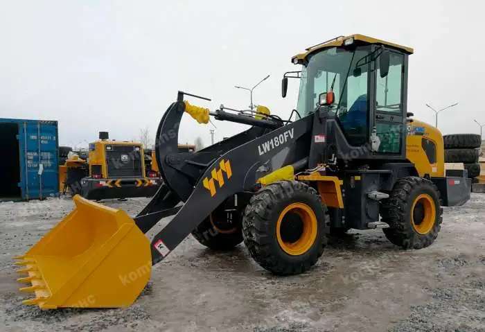 фронтальный погрузчик XCMG LW180FV