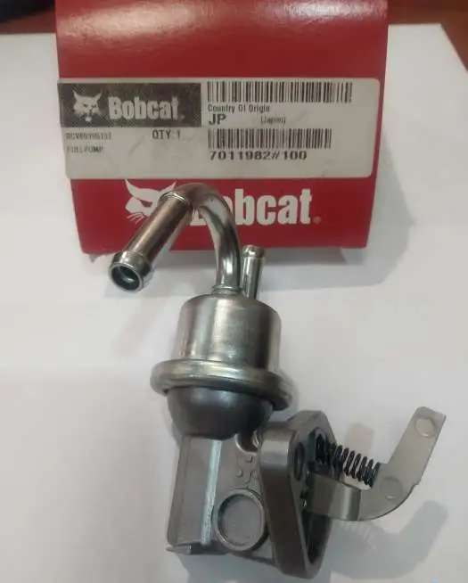 Насос топливоподкачивающий 7000767 Bobcat Бобкэт
