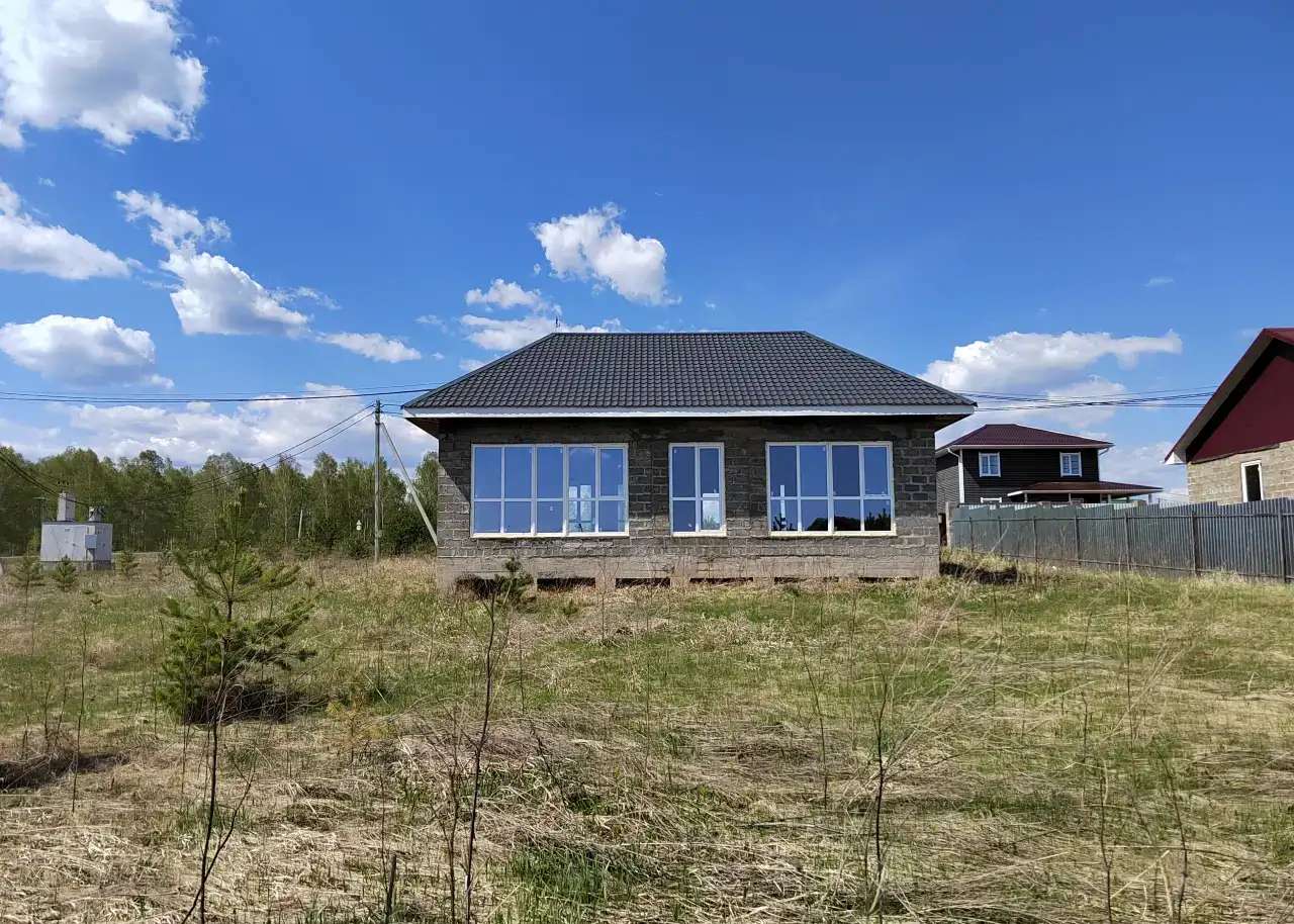 Продам коттедж Емельяново 205,00 м2