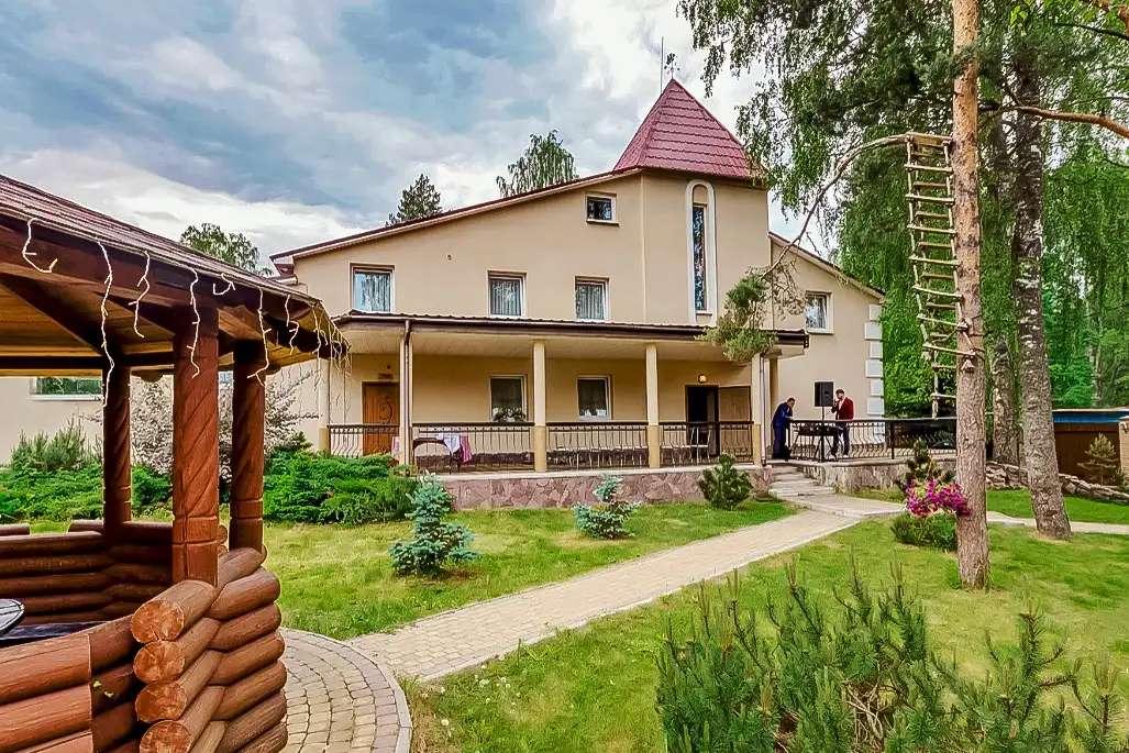 Банкетный коттедж с теплым бассейном в Ломоносове, Ломоносов