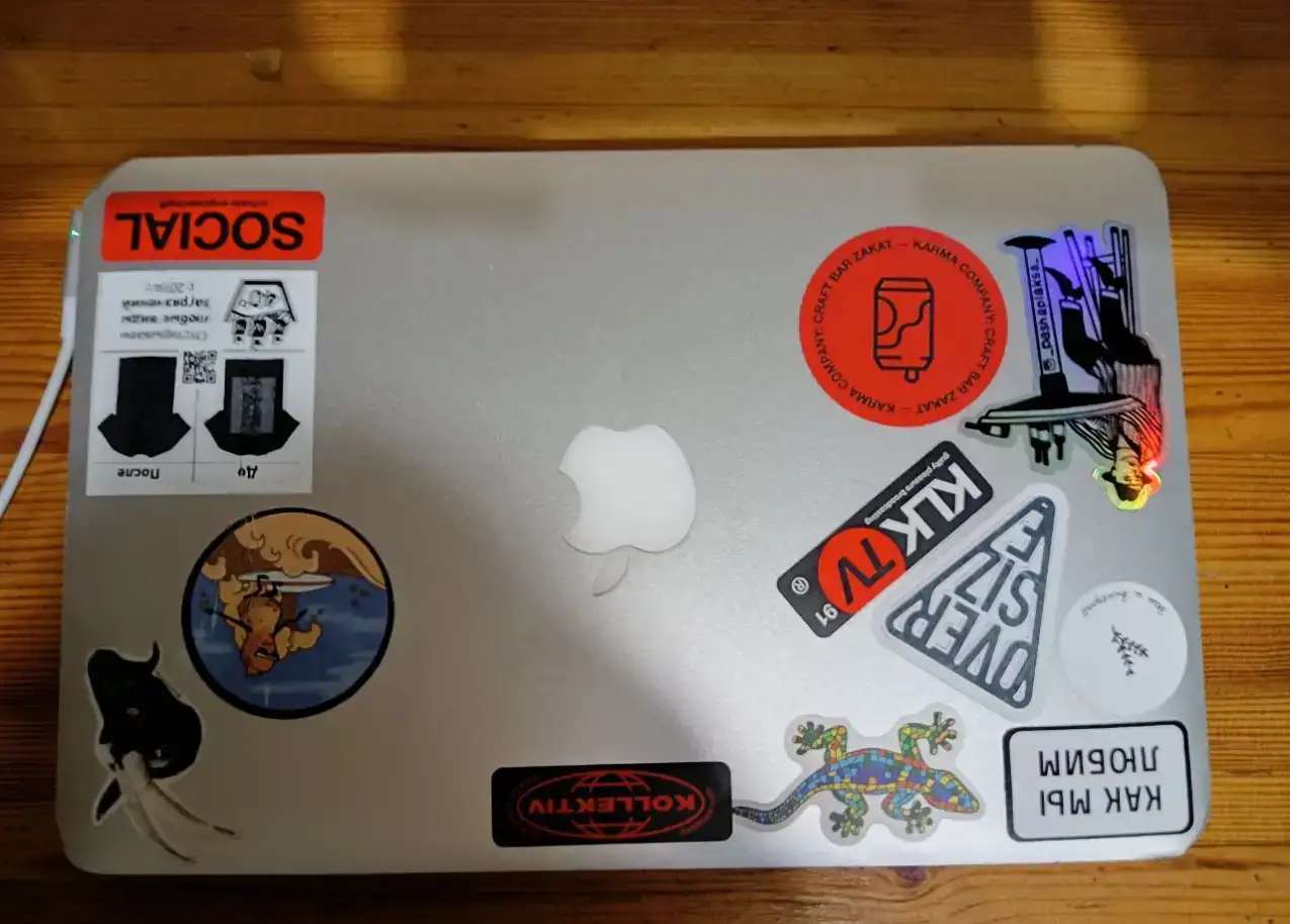 Apple MacBook Air Mid 2011 11