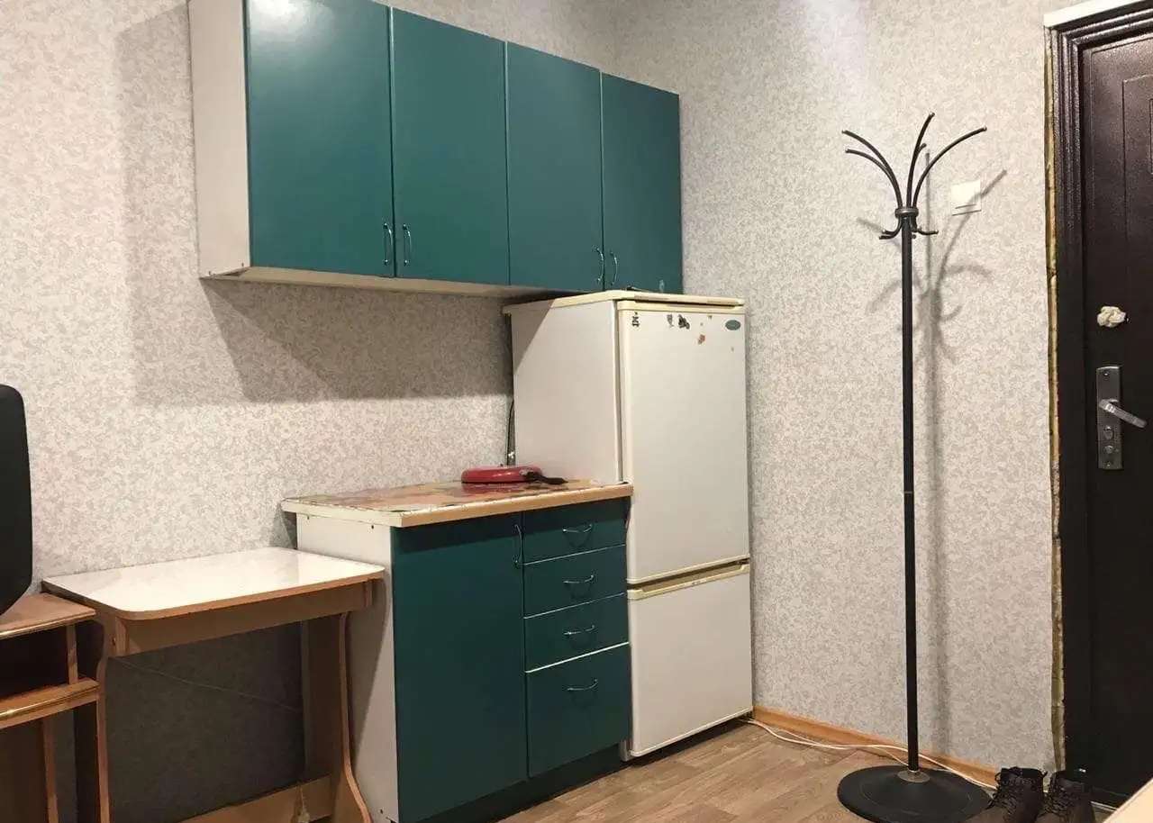 Комната в общежитии с отличным ремонтом, Металлургов 28в