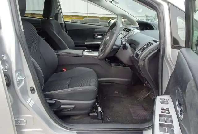 Toyota Prius Alpha, 2014 г ZVW40