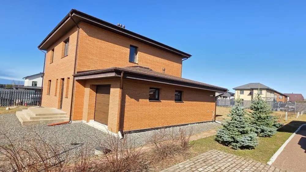 Продается замечательный загородный дом 221 кв.м., с ТЕПЛЫМ ГАРАЖОМ на участке 10 сот. 221,00 м2