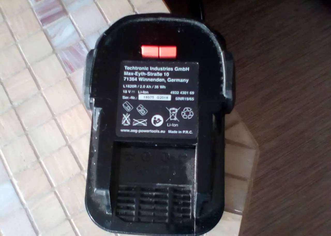 аккумулятор aeg l1820r