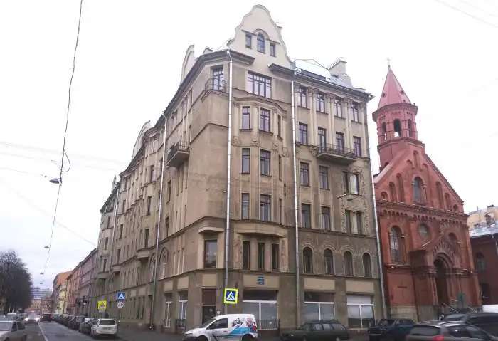 Продам комнату 14,8 кв.м. в историческом центре Петербурга