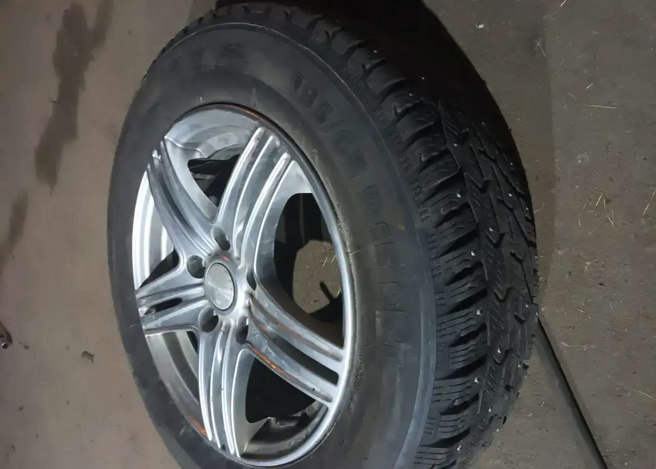 Зимняя резина на литых дисках r15