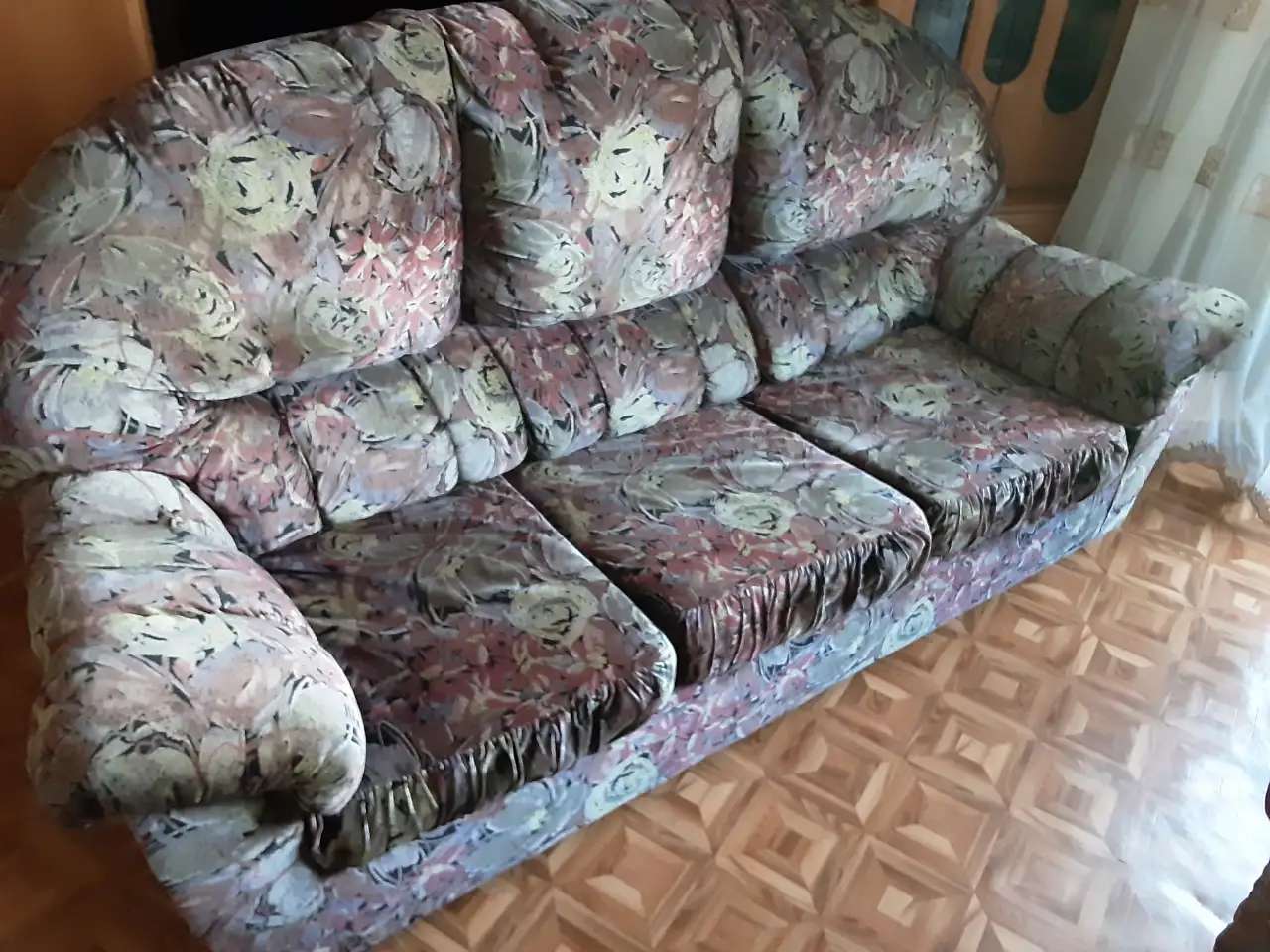 Отдам в хорошие руки мягкую мебель