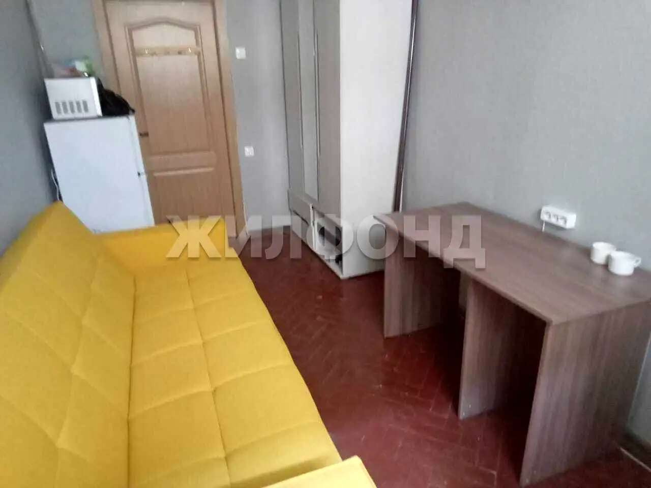Продается комната 12 м2 в 5 ком.кв.