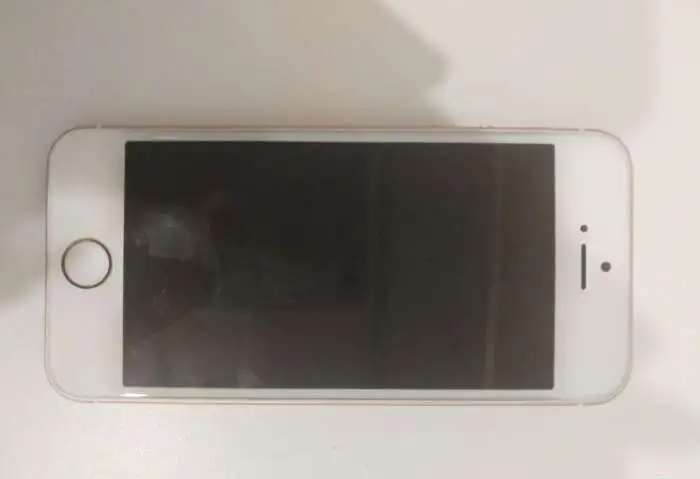 Продам телефон Apple iphone se 32 гб rose gold