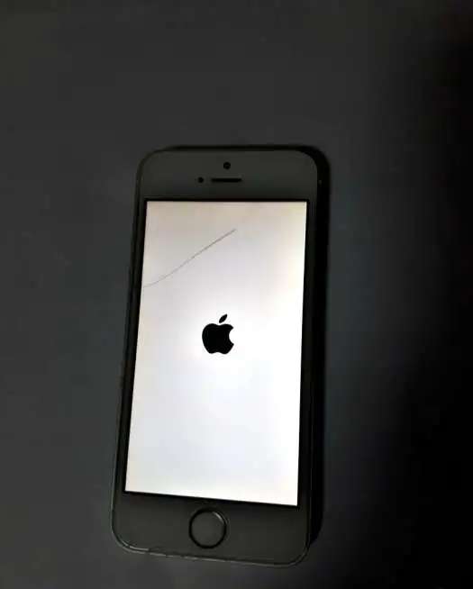 Продам Iphone 5s