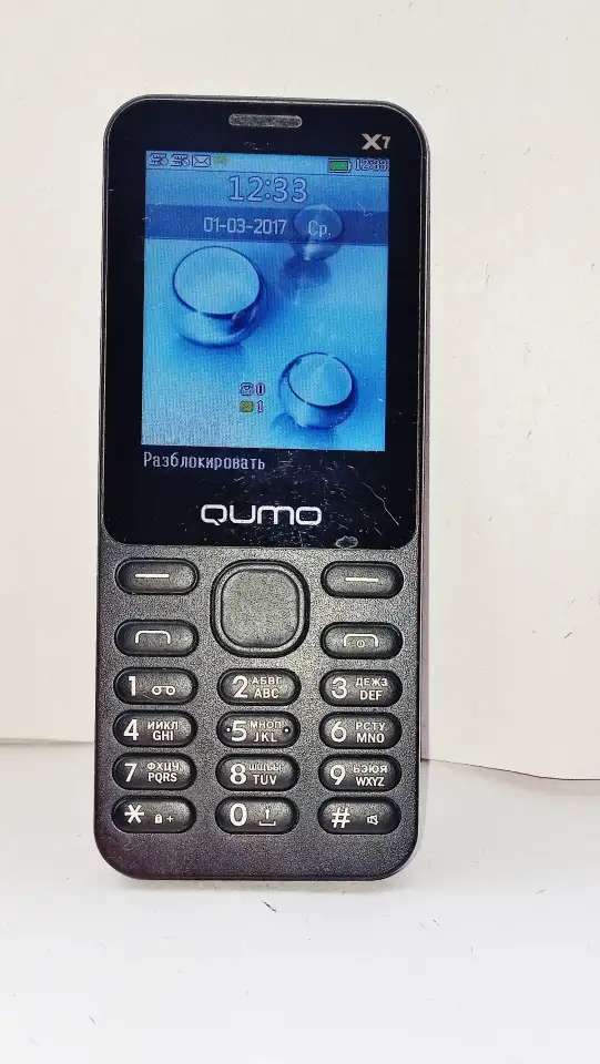 мобильный кнопочный телефон Qumo X1