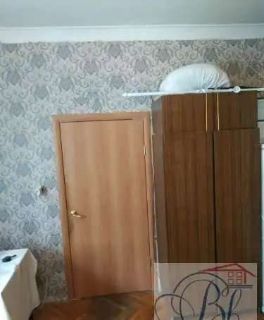 Продаются две комнаты из четырёх.