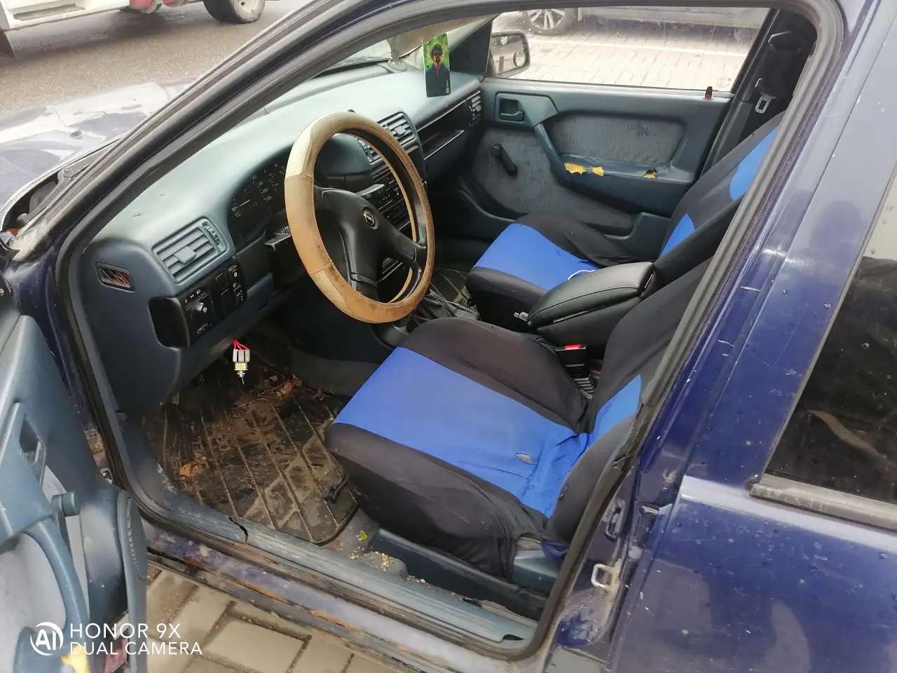 Продам срочно Opel Vectra