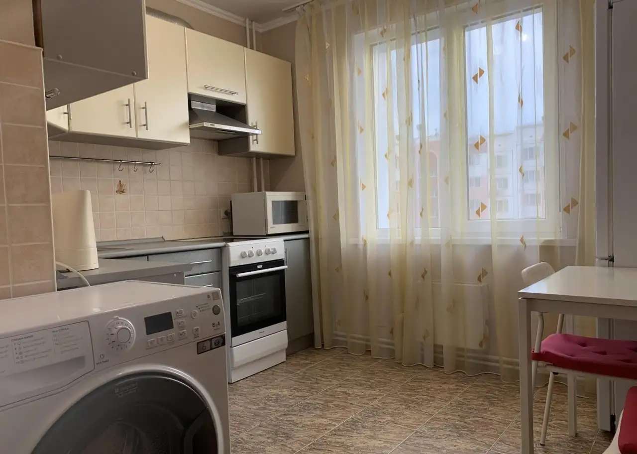 2комн.кв.ул.Снежная с необходимой мебелью и бытовой техникой