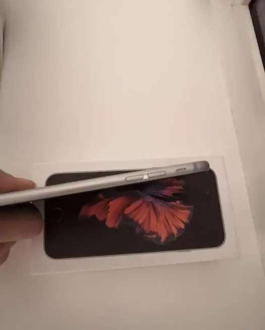 iPhone 6S - 64Gb
