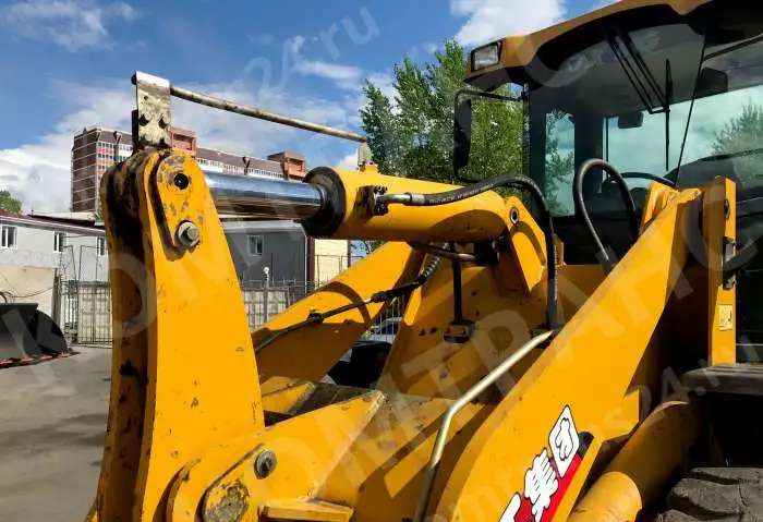фронтальный погрузчик XCMG LW300F БУ