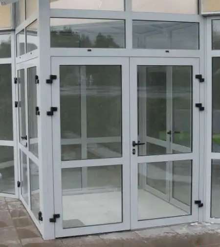 Двери входные алюминиевые. Входные группы. Перегородки. Тамбуры.
