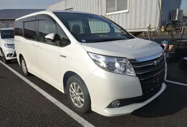 Toyota Noah, 2017 г zwr80