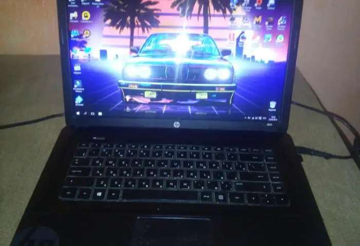 Ноутбук HP 2000