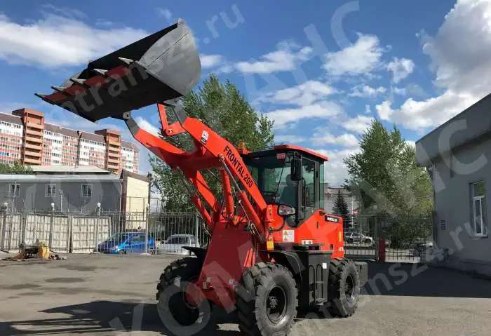 фронтальный погрузчик frontal 200 красный