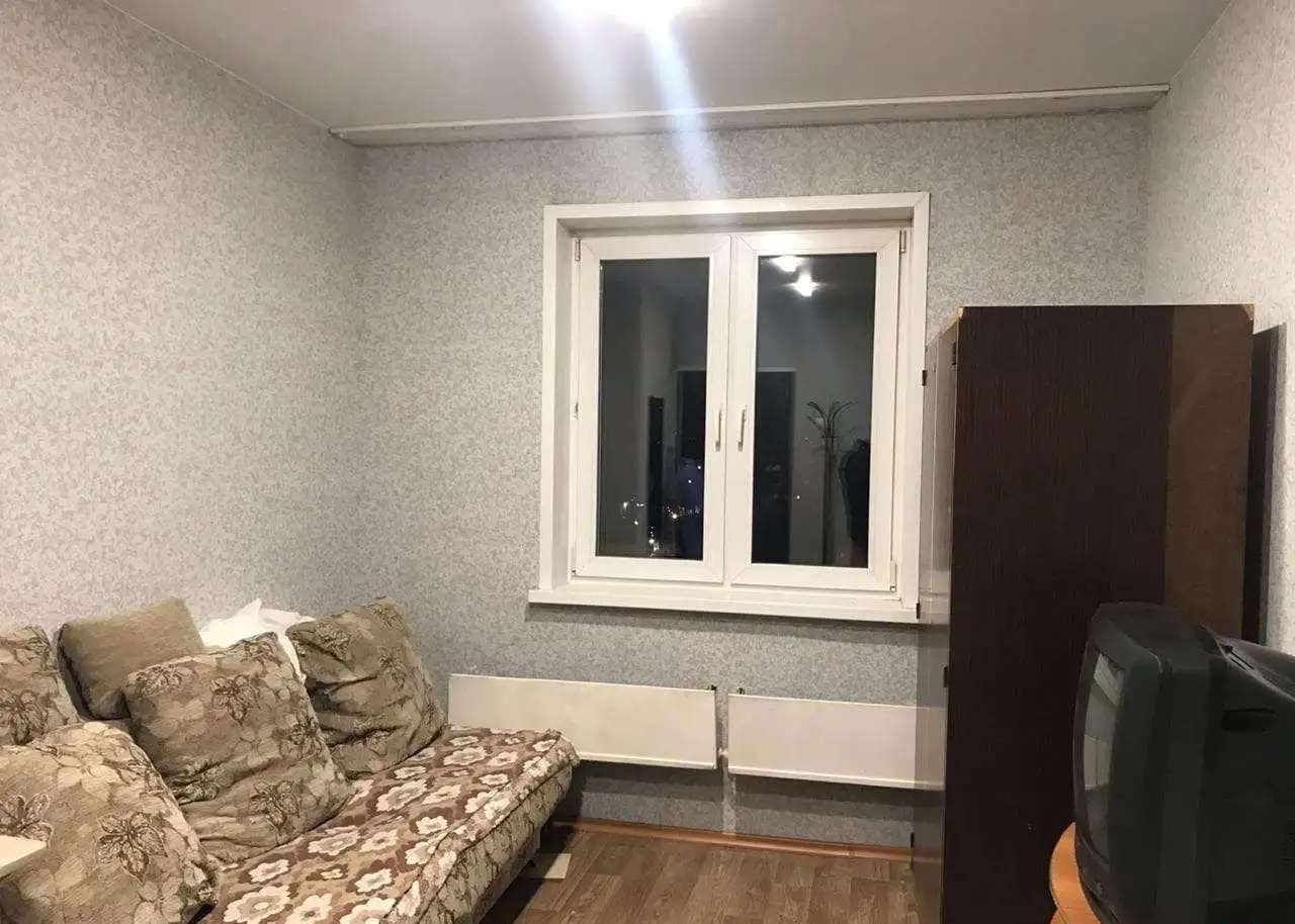 Комната в общежитии с отличным ремонтом, Металлургов 28в