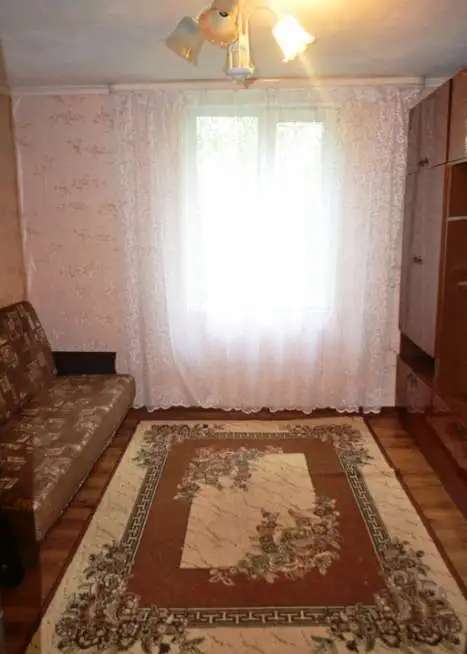 СДАМ секцию в четырехкомнатной квартире КРУПСКОЙ 16