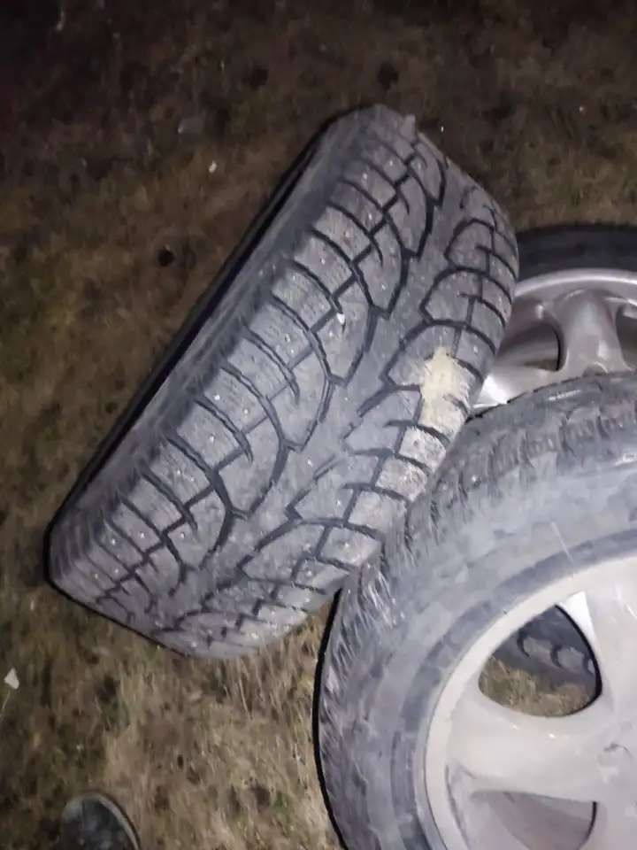 Шины шипованные с дисками BMW X5 E53 Hankook IPike RW11 25555 R18 109M