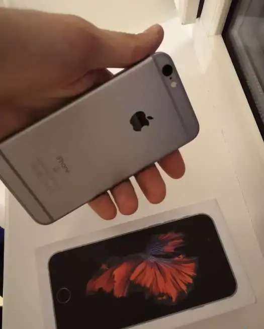 iPhone 6S - 64Gb