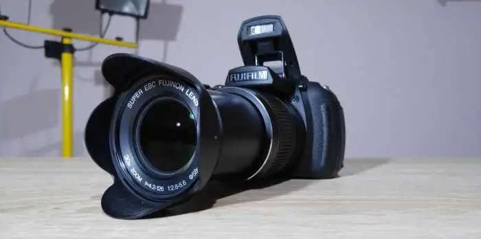 Зеркальный фотоаппарат Fujifilm FinePix HS20EXR