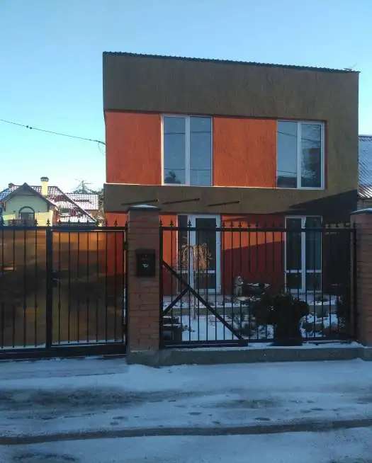 продам, серова 2 110,00 м2