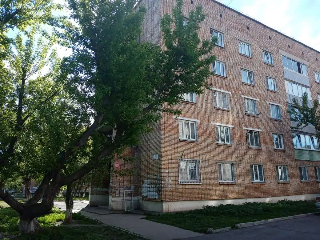 квартиры посуточно, Парашютная 21